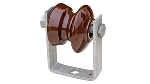 LT SHACKELE INSULATOR WITH U CLAMP (MSEDCL APPROVED)